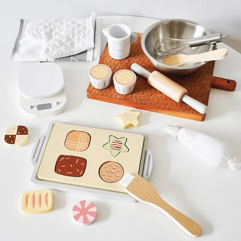 Play Parcel Accessory: Wooden Baking Set